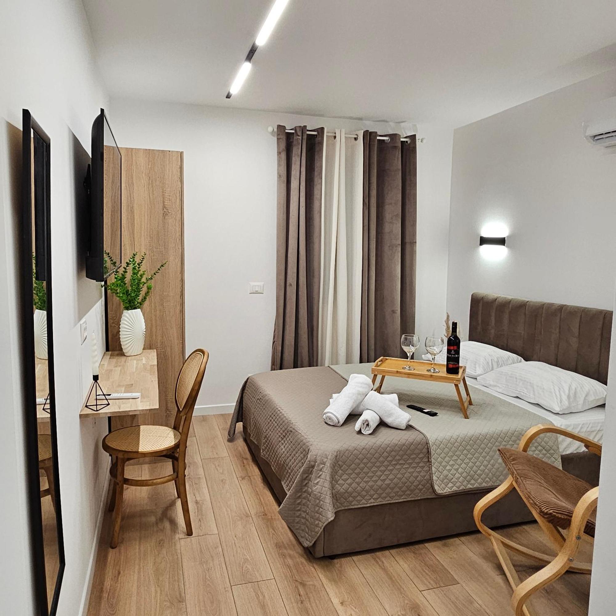 Bllok Scandi Apartments 1 Self-Check-In 티라나 외부 사진